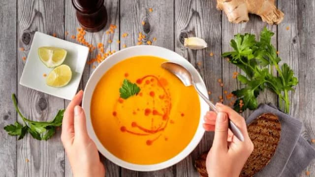 Jakie zupy dla cukrzyka typu 2? Odkryj zdrowe przepisy na każdą porę Jakie zupy dla cukrzyka typu 2? Odkryj zdrowe przepisy na każdą porę