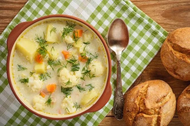 Zupa kalafiorowa jak zrobić – prosty przepis na zdrowy obiad Zupa kalafiorowa jak zrobić – prosty przepis na zdrowy obiad